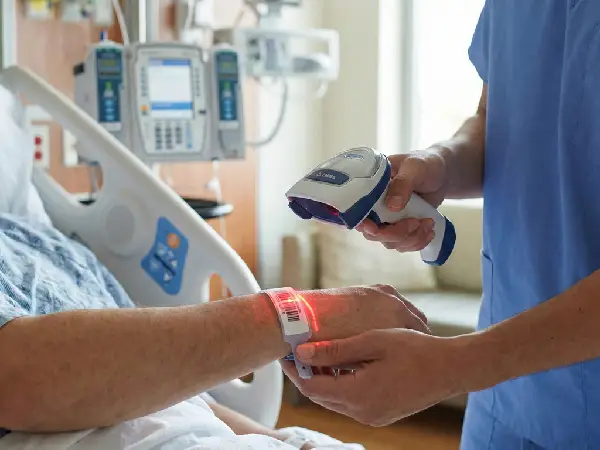 Skanowanie kodu z opaski  pacjenta