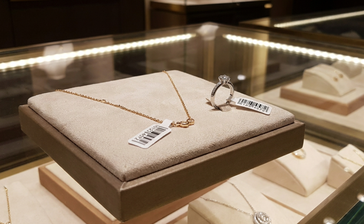 Etykiety termiczne na biżuterii