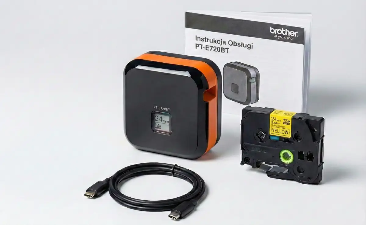 Zdjęcie zawartości zestawu Brother PT-E720BT CUBE