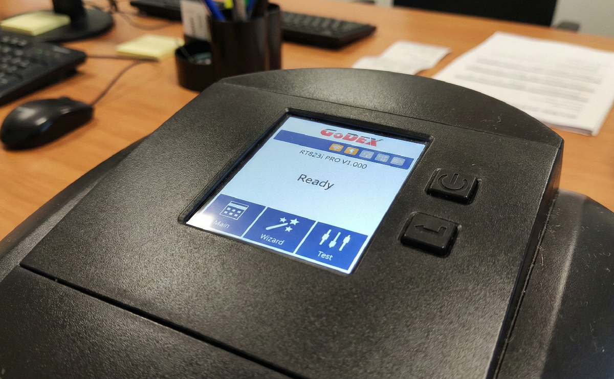 Drukarka GoDEX RT863i PRO - zbliżenie na ekran