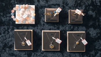 Etykiety Phomemo WZF3025-47-230RDB 30 x 25 mm 230 szt. / jubilerskie / czerwony wzorek / czarny nadruk / do drukarek serii M