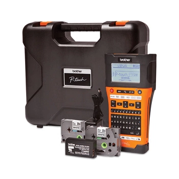 Drukarka etykiet Brother P-touch E550WNIVP 180 dpi / do 24 mm / PC / Mac / Smartfon / USB / Wi-Fi / z 2 szt. taśm TZe i walizką w zestawie